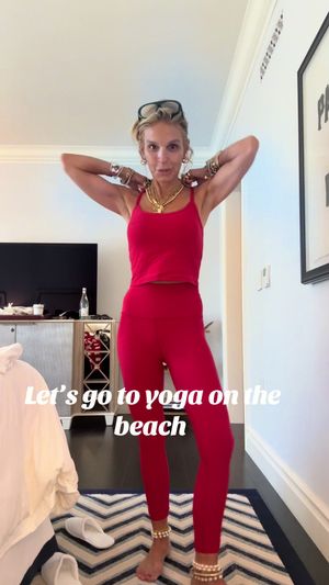 Video post by @shop.with.caroline on TikTok
