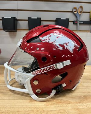Image post by @coolestcollegefootballuniforms on Instagram