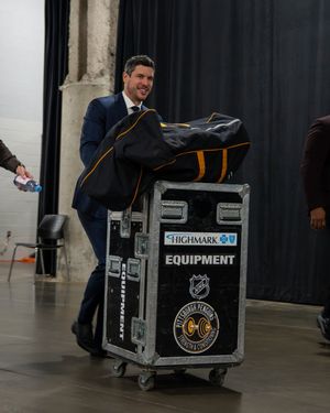 Image post by @penguins on Twitter/X