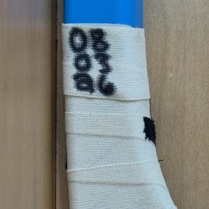 Image post by @howieshockeytape on Instagram