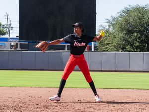 Image post by @uhcougarsb on Instagram