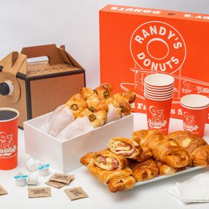 Image post by @randysdonuts on Instagram