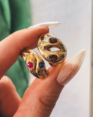 Image post by @maejeanvintage on Instagram