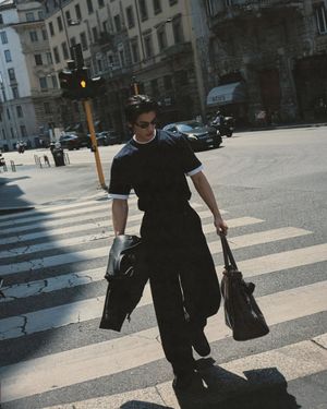Image post by @ellemenhk on Instagram