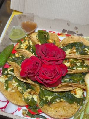 Image post by @tacotlantacos on Instagram