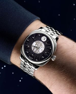 Image post by @fearswatches on Instagram