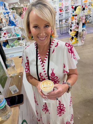 Image post by @taratemptations on Instagram