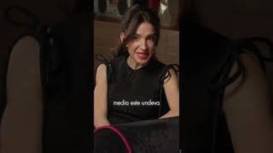 Video post by @lauracomanl on YouTube