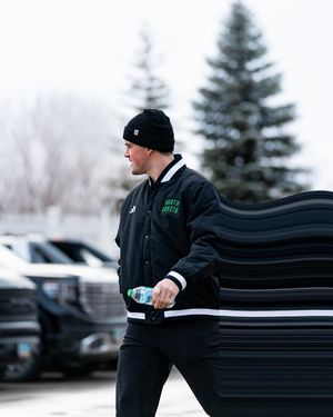 Image post by @undmhockey on Instagram