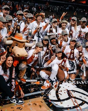 Image post by @texasvolleyball on Instagram