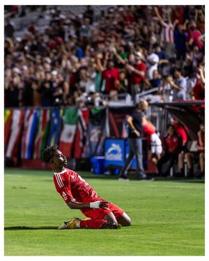 Image post by @Luna Sports Photography on Facebook