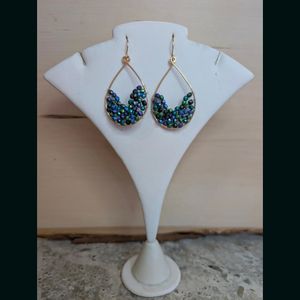 Image post by @beadcache on Instagram