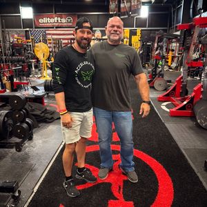 Image post by @underthebar on Instagram