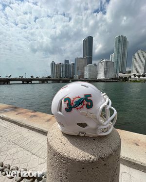 Image post by @MiamiDolphins on Twitter