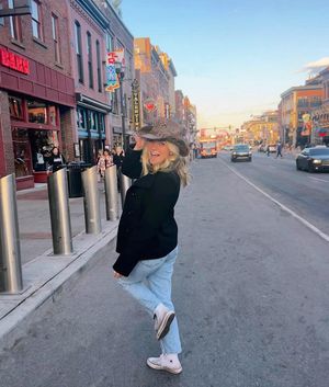 Image post by @vandyzeta on Instagram
