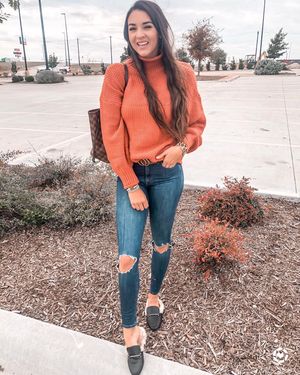 Image post by @sabrinanoellee on Instagram
