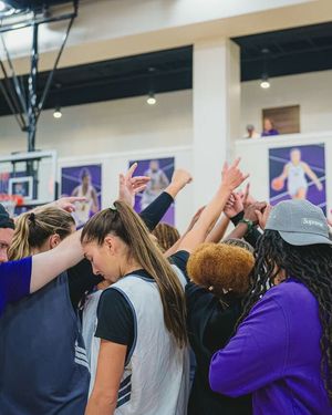 Image post by @hpuwbb on Instagram
