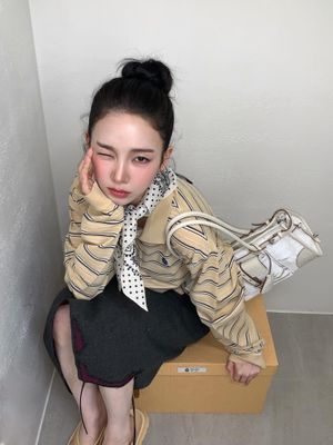 Image post by @ellemenhk on Instagram