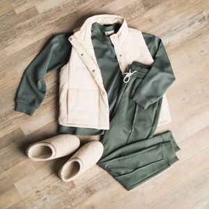Image post by @shopfillyflair on Instagram