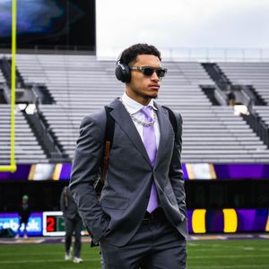 Image post by @uw_football on Instagram