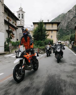 Image post by @vahna.moto on Instagram