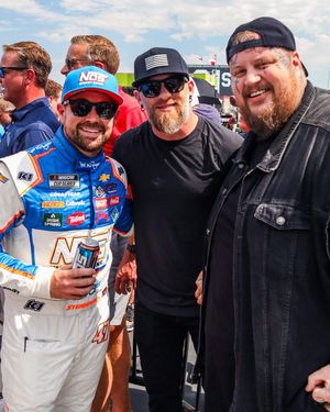 Image post by @stenhousejr on Instagram