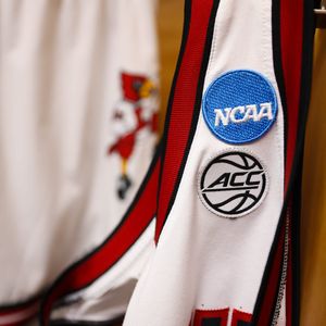 Image post by @LouisvilleMBB on Twitter