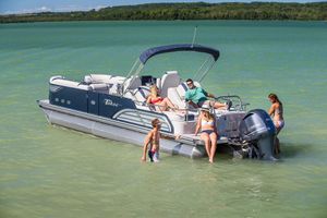 Image post by @charlotteskiboats on Facebook
