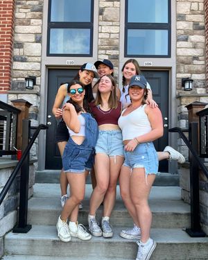 Image post by @clairekaufmannn on Instagram