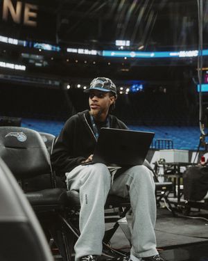 Image post by @itsjchat on Instagram