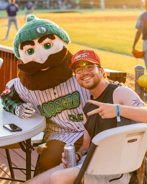 Image post by @laxloggers on Instagram