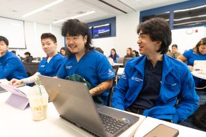 Image post by @hofstrau on Instagram
