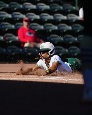 Image post by @usfathletics on Instagram