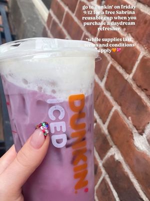 Image post by @slaybrinacarpenterr on Instagram