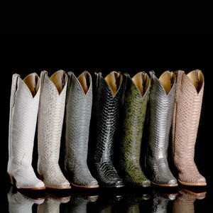 Image post by @tonylamaboots on Instagram