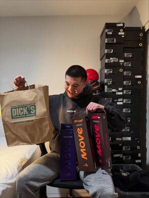 Image post by @moveinsoles on Instagram