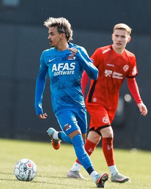 Image post by @azalkmaar on Instagram