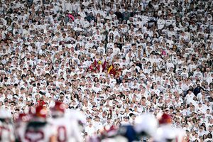 Image post by @uscfb on Twitter/X