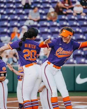 Image post by @clemsonsoftball on Instagram