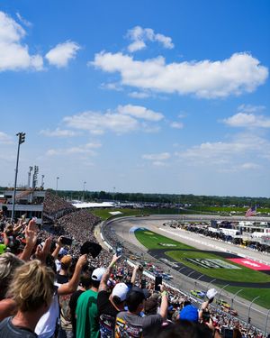 Image post by @iowaspeedway on Twitter