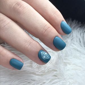 Image post by @nestanails on Instagram