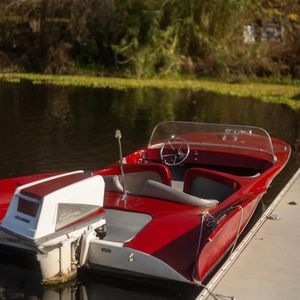 Image post by @retroboatrentalsatx on Facebook