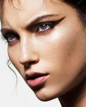 Image post by @tonimaltmakeup on Instagram