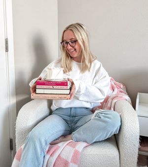 Image post by @blondiereads_ on Instagram