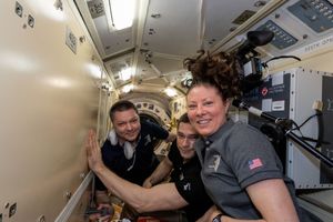 Image post by @iss on Instagram