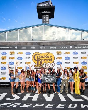 Image post by @nashvillesuperspeedway on Instagram
