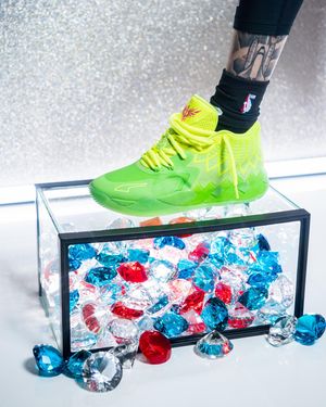 Image post by @nbakicks on Instagram