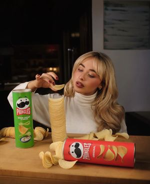 Image post by @slaybrinacarpenterr on Instagram
