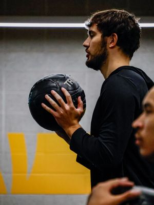 Image post by @mke_mbb on Instagram