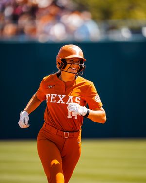 Image post by @texassoftball on Instagram